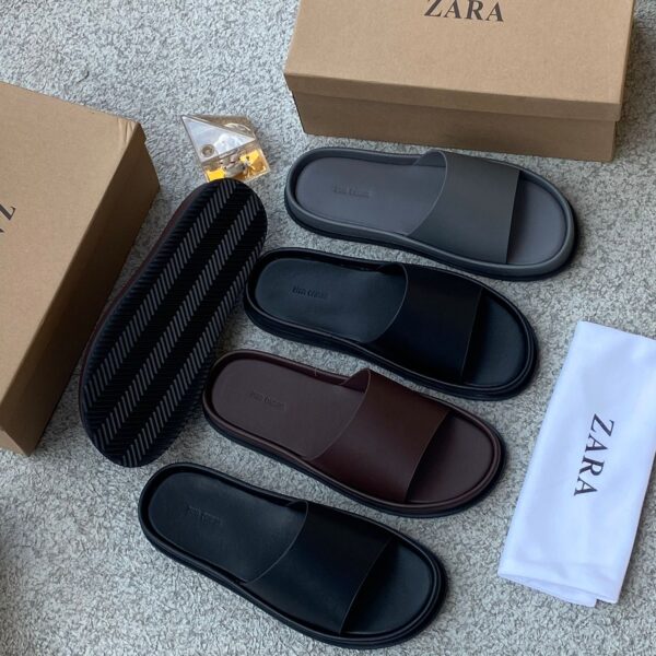 Zara Rubberized Slides – Minimalist Everyday Comfort