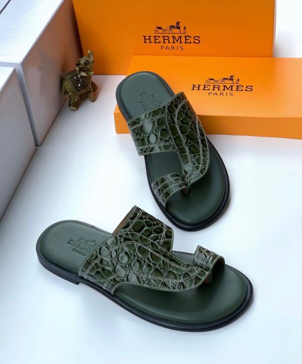 Men’s Crocodile-Embossed Leather Slippers
