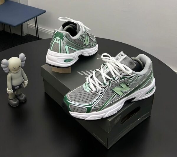 New Balance 740 Silver Metallic New Spruce Sneakers New Balance 740 Silver Metallic New Spruce Sneakers